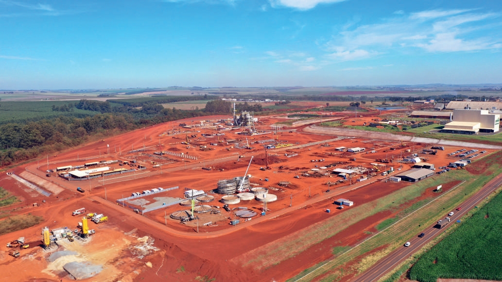 Obra da ind&uacute;stria de etanol de milho da Coamo em Campo Mour&atilde;o (PR)