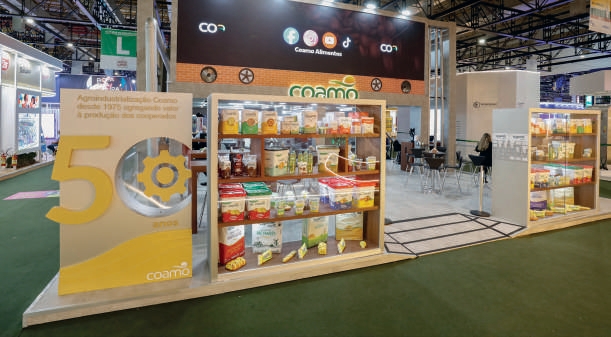 Espaço temático de agroindustrialização no estande da Coamo