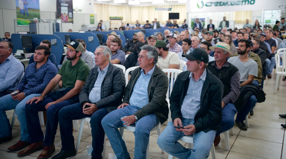 Auditório repleto de cooperados Coamo