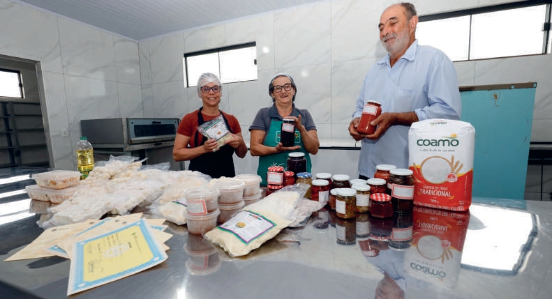 Dona Neusa com a família