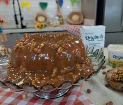 Bolo de Pé de Moleque com produtos Originale