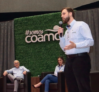 Funcion&aacute;rios homenageados no programa Tempo de Casa