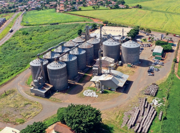 Silos da Unidade de Bela Vista do Para&iacute;so