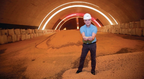 Edenilson Carlos de Oliveira, diretor de Log&iacute;stica e Opera&ccedil;&otilde;es da Coamo