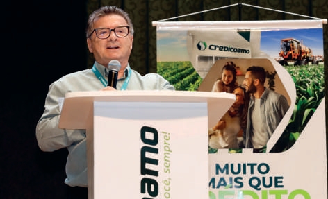 Alcir Jos&eacute; Goldoni, presidente Executivo da Credicoamo discursando